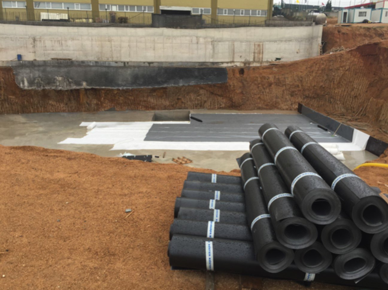 Isı İzolasyonlu Otopark Çatı Abika Yapı